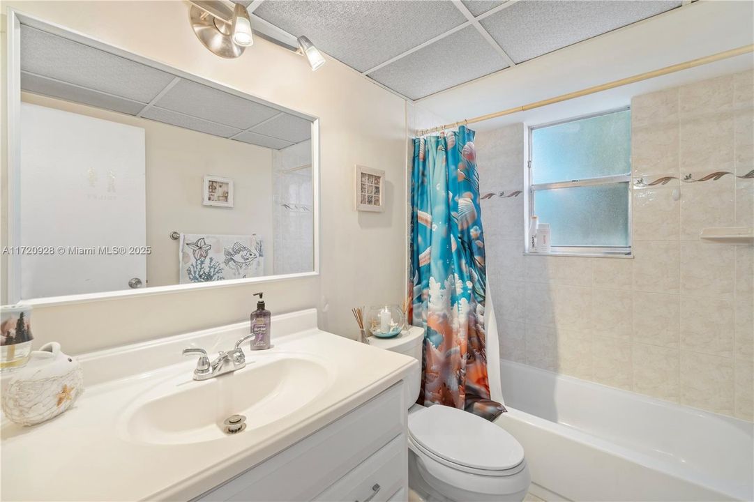 For Sale: $170,000 (2 beds, 2 baths, 1010 Square Feet)