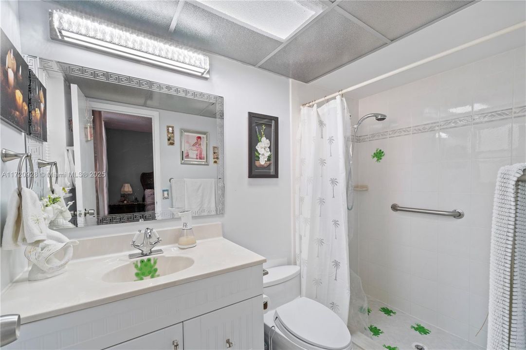 For Sale: $170,000 (2 beds, 2 baths, 1010 Square Feet)