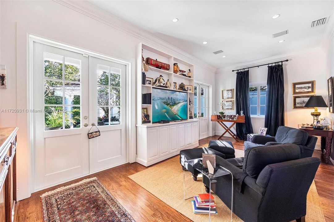 For Sale: $4,995,000 (5 beds, 4 baths, 3432 Square Feet)