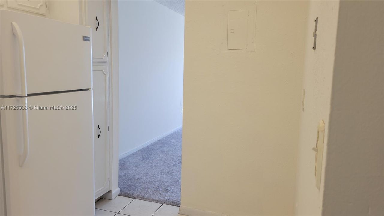 For Rent: $1,800 (1 beds, 1 baths, 780 Square Feet)