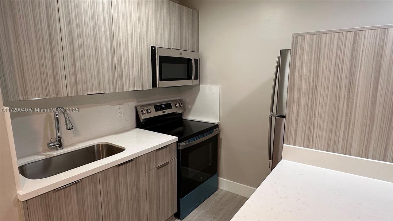 For Rent: $1,700 (1 beds, 1 baths, 2847 Square Feet)