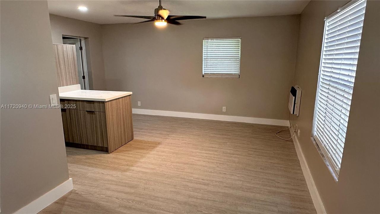 For Rent: $1,700 (1 beds, 1 baths, 2847 Square Feet)