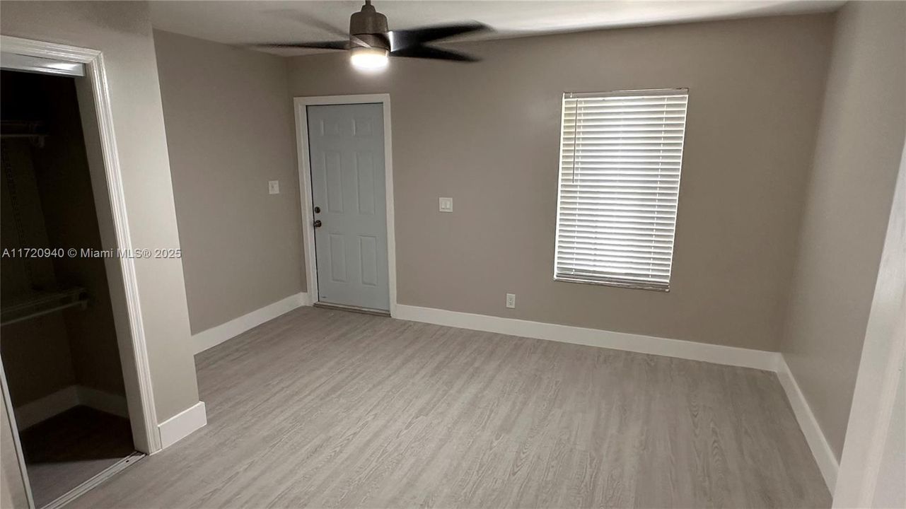 For Rent: $1,700 (1 beds, 1 baths, 2847 Square Feet)