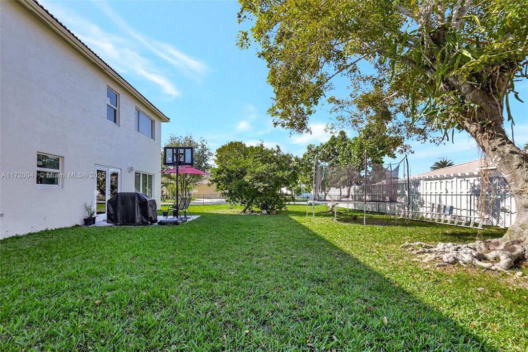 For Sale: $735,000 (4 beds, 2 baths, 2083 Square Feet)