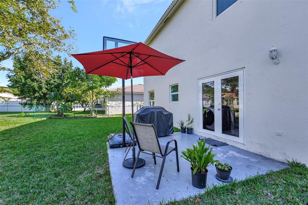 For Sale: $735,000 (4 beds, 2 baths, 2083 Square Feet)