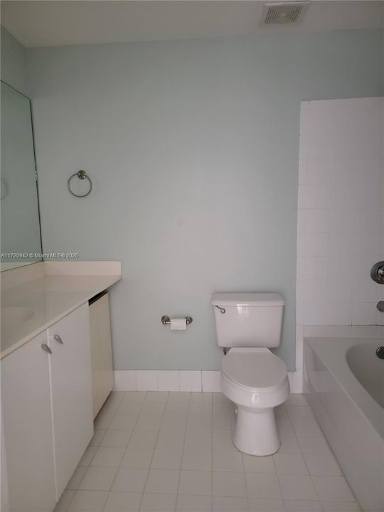 For Rent: $2,400 (2 beds, 2 baths, 1076 Square Feet)