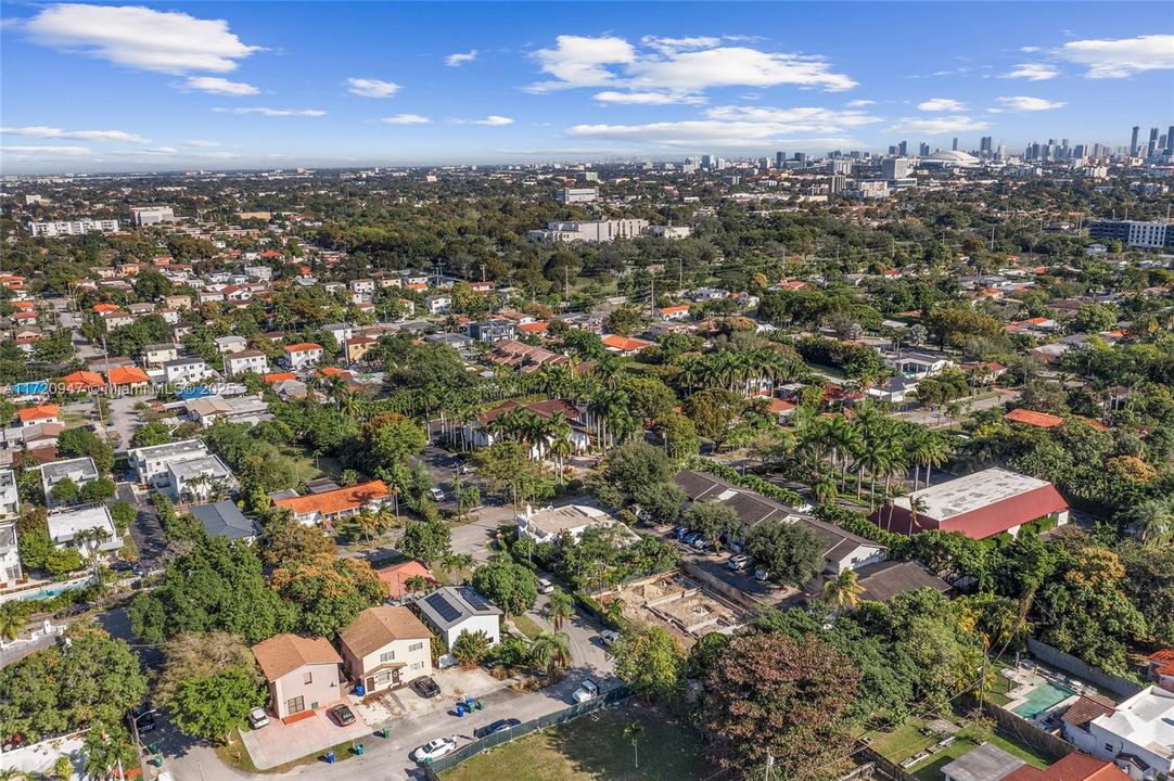 For Sale: $895,000 (3 beds, 2 baths, 1612 Square Feet)