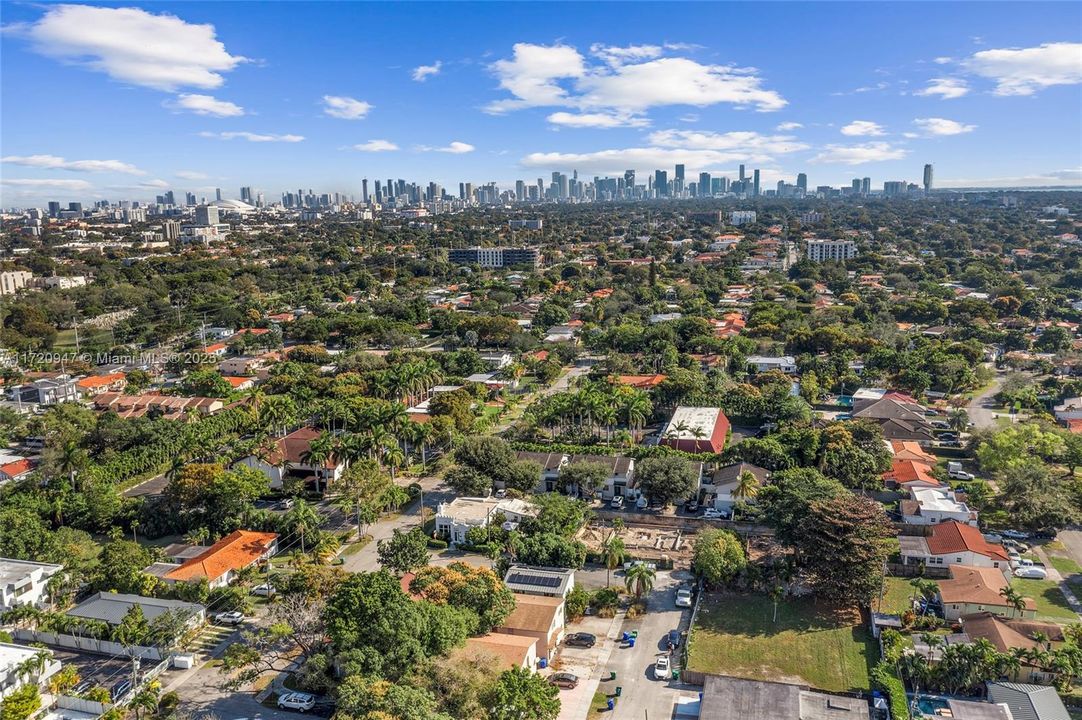 For Sale: $895,000 (3 beds, 2 baths, 1612 Square Feet)