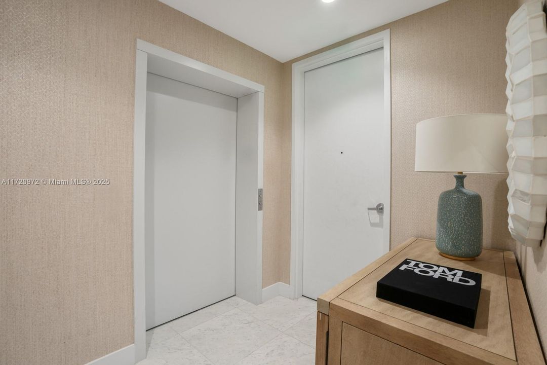 Recently Sold: $3,349,000 (2 beds, 2 baths, 1245 Square Feet)