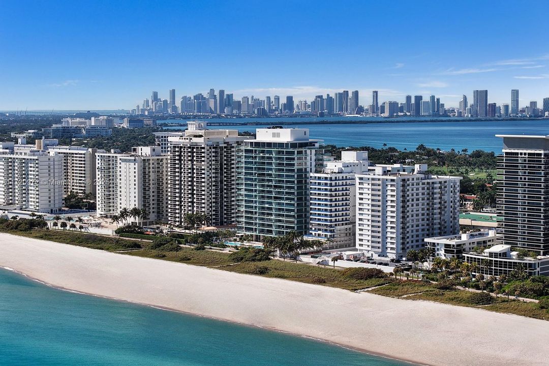 Recently Sold: $3,349,000 (2 beds, 2 baths, 1245 Square Feet)