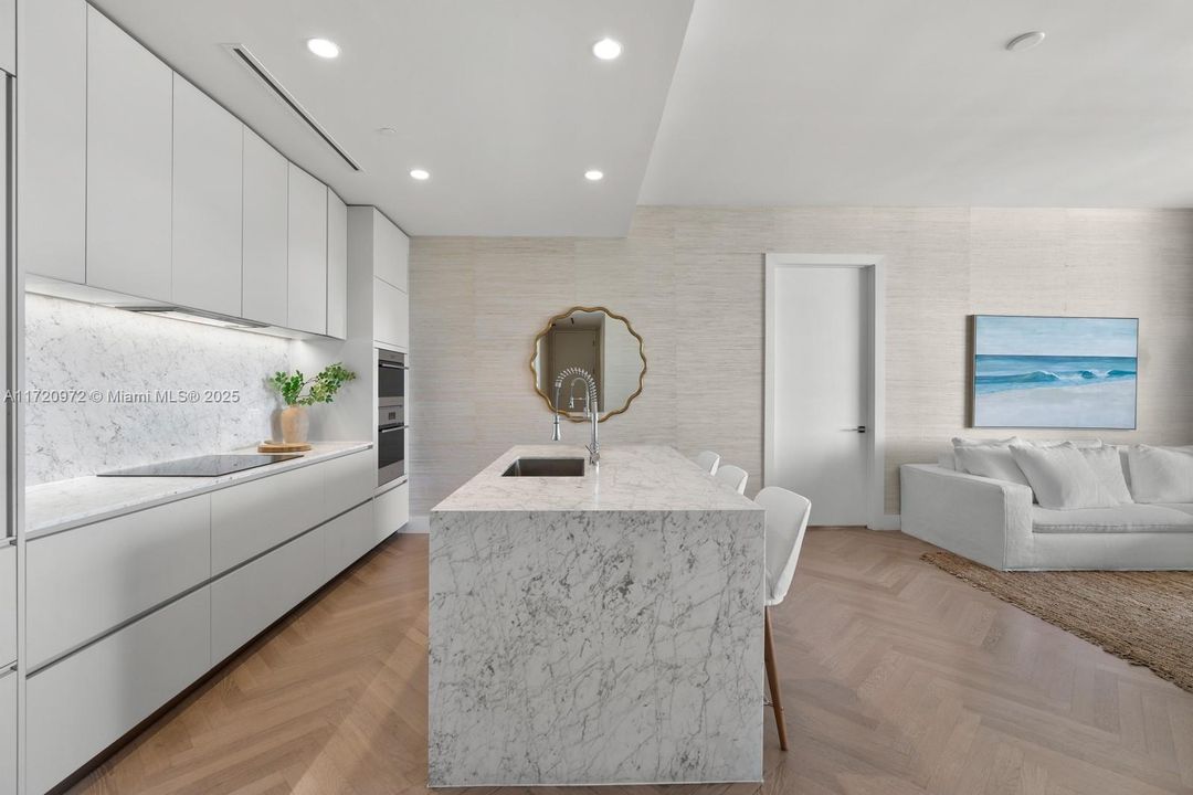 Recently Sold: $3,349,000 (2 beds, 2 baths, 1245 Square Feet)