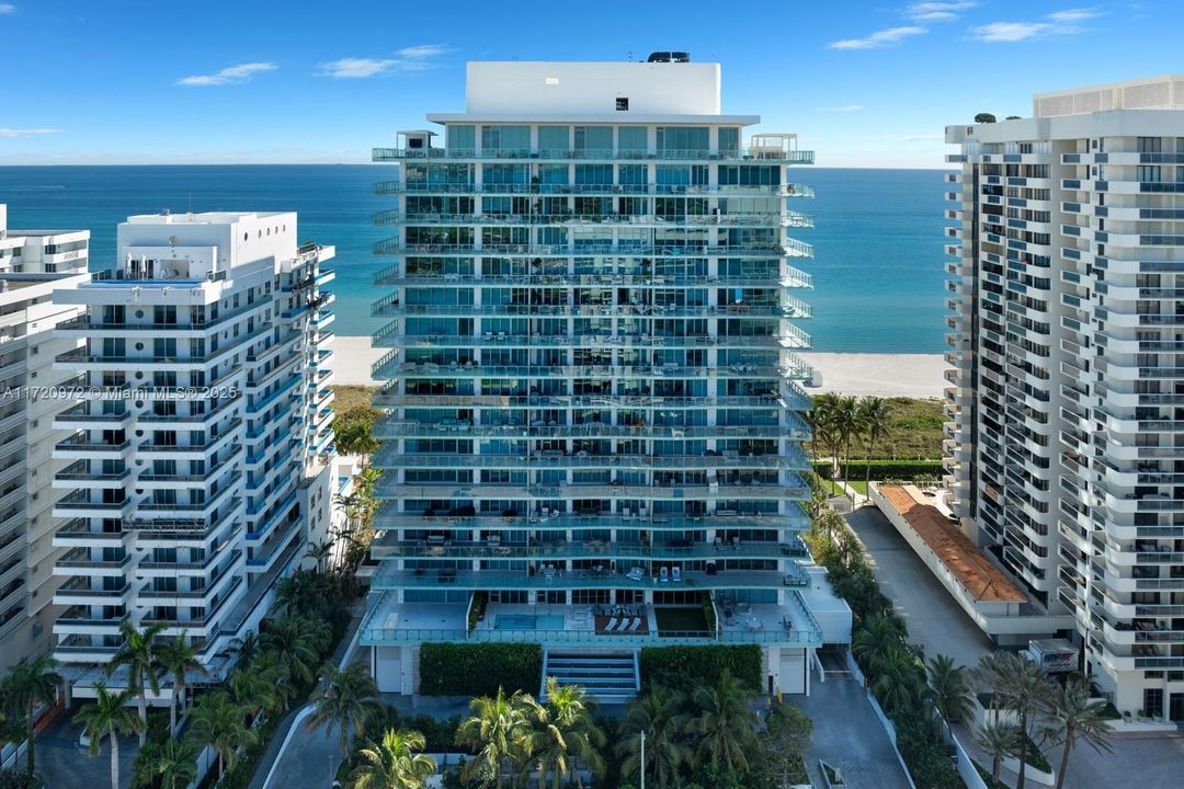 Recently Sold: $3,349,000 (2 beds, 2 baths, 1245 Square Feet)