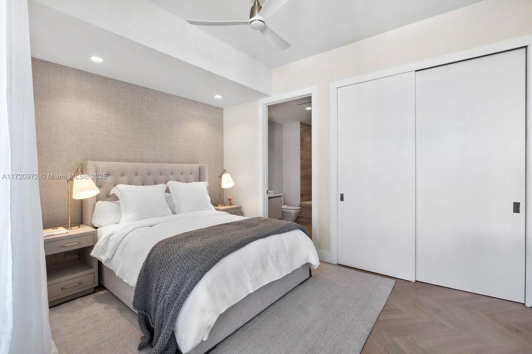 Recently Sold: $3,349,000 (2 beds, 2 baths, 1245 Square Feet)