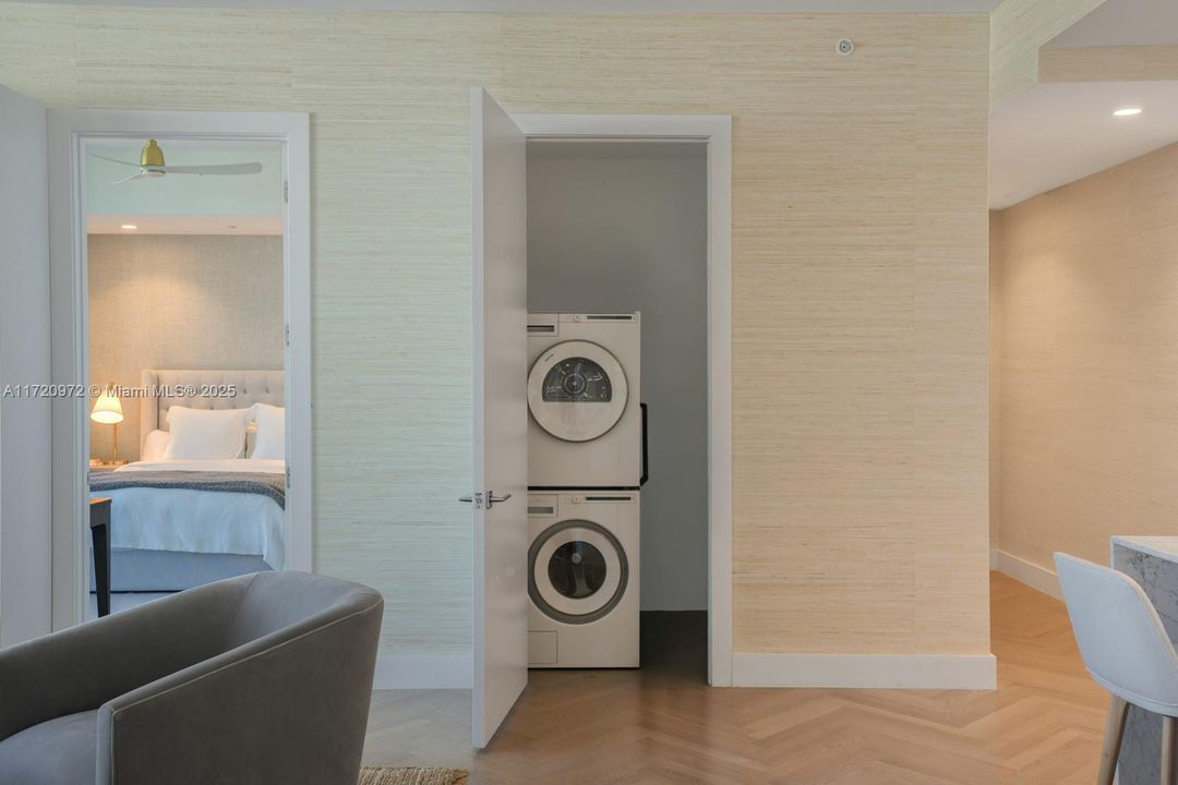 Recently Sold: $3,349,000 (2 beds, 2 baths, 1245 Square Feet)