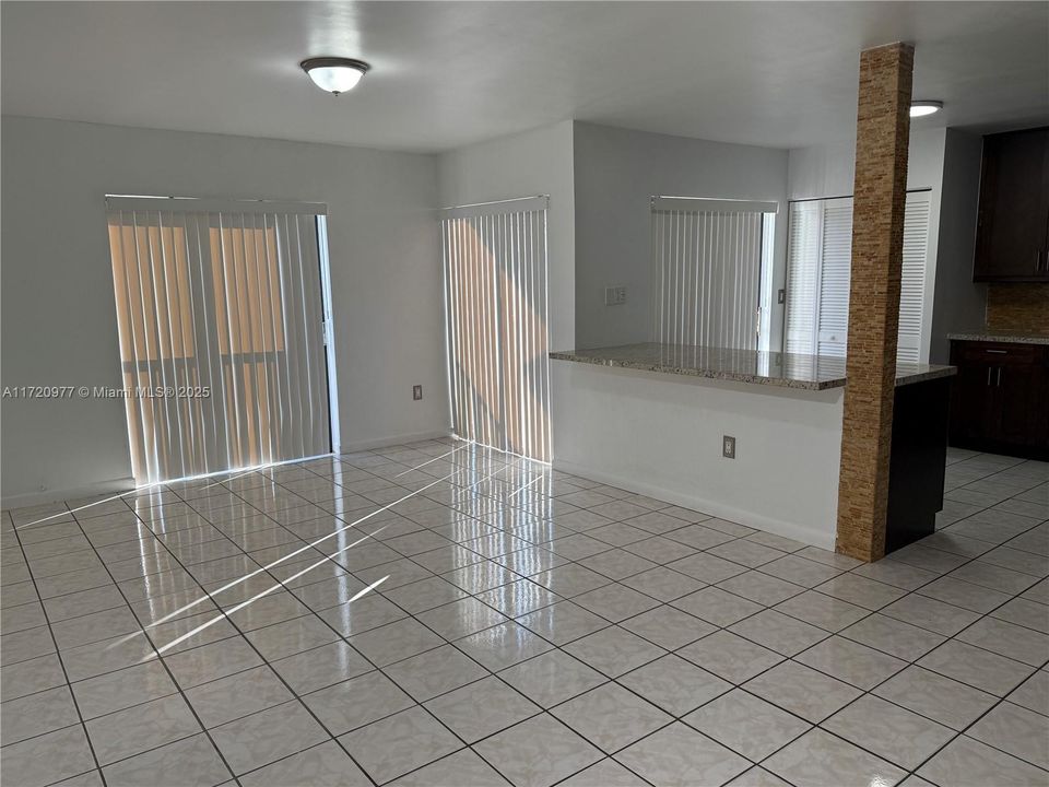 For Rent: $2,500 (2 beds, 2 baths, 956 Square Feet)