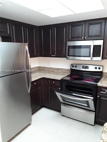 For Rent: $1,590 (1 beds, 1 baths, 746 Square Feet)