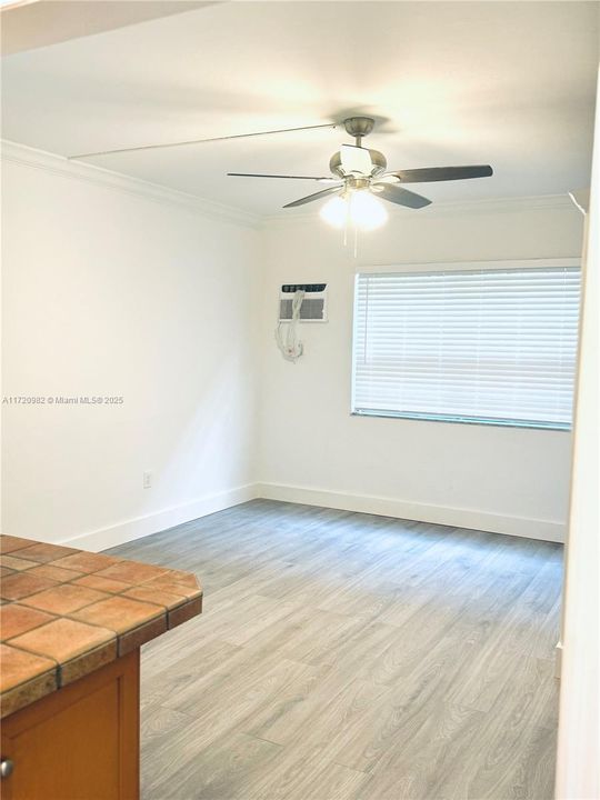 For Rent: $2,095 (2 beds, 1 baths, 700 Square Feet)