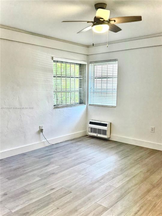 For Rent: $2,045 (2 beds, 1 baths, 700 Square Feet)