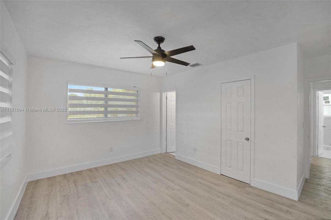 For Rent: $2,600 (2 beds, 1 baths, 1910 Square Feet)