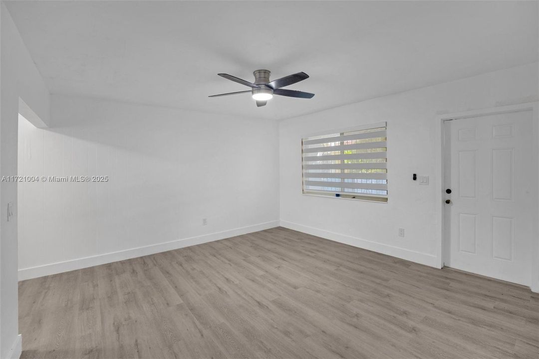 For Rent: $2,600 (2 beds, 1 baths, 1910 Square Feet)