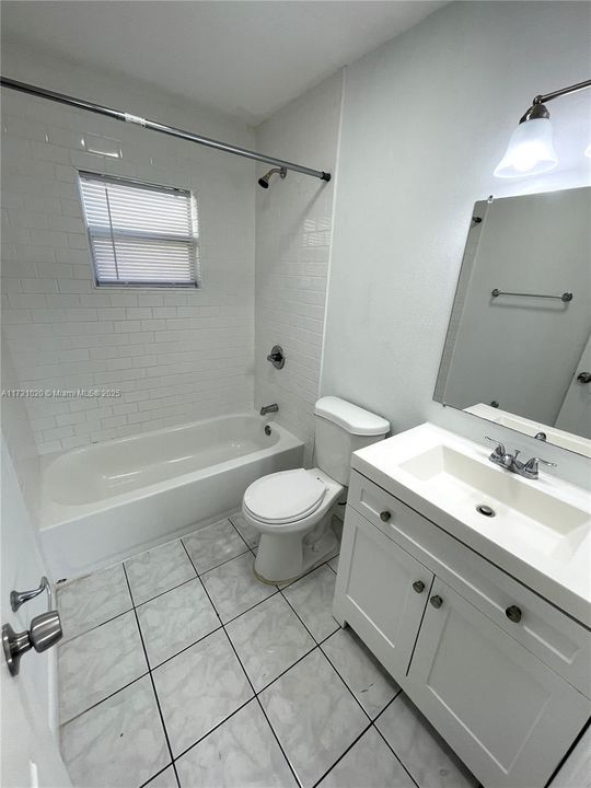 For Rent: $2,560 (4 beds, 2 baths, 1239 Square Feet)