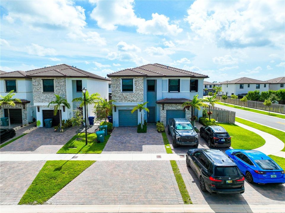 For Sale: $499,990 (3 beds, 2 baths, 1872 Square Feet)