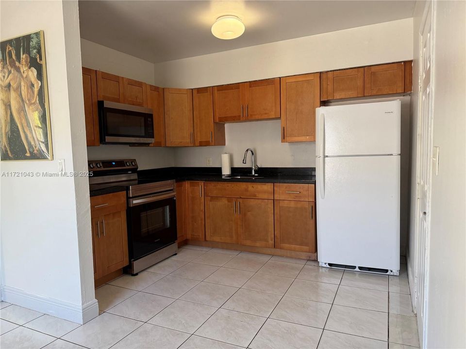 For Rent: $2,650 (2 beds, 1 baths, 1530 Square Feet)