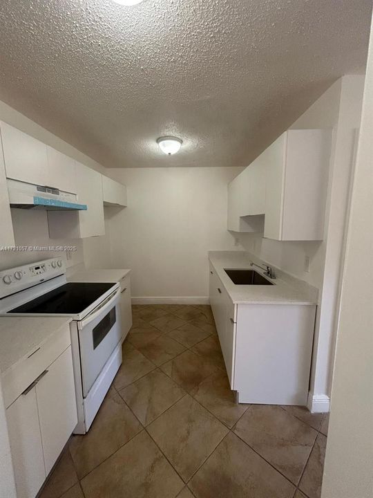 For Rent: $2,700 (3 beds, 1 baths, 1167 Square Feet)