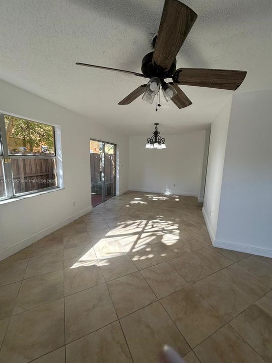 For Rent: $2,700 (3 beds, 1 baths, 1167 Square Feet)