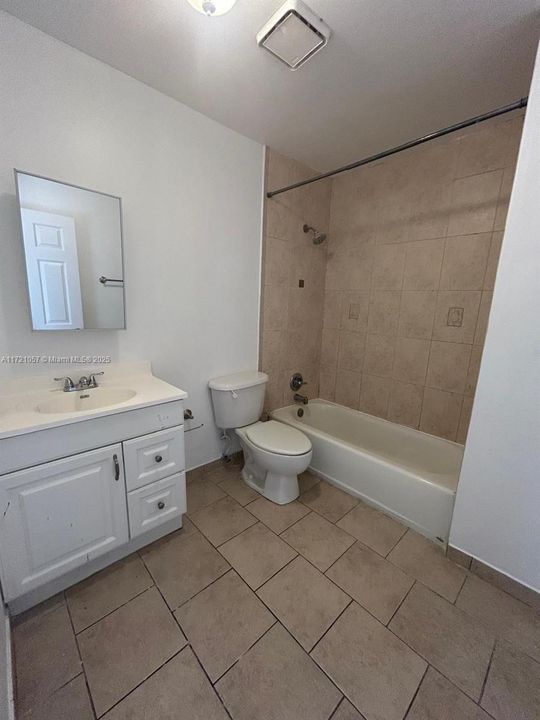 For Rent: $2,700 (3 beds, 1 baths, 1167 Square Feet)