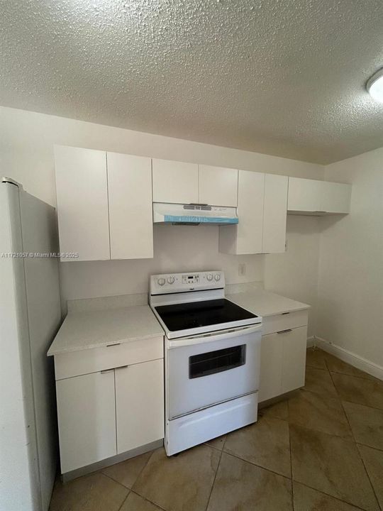 For Rent: $2,700 (3 beds, 1 baths, 1167 Square Feet)