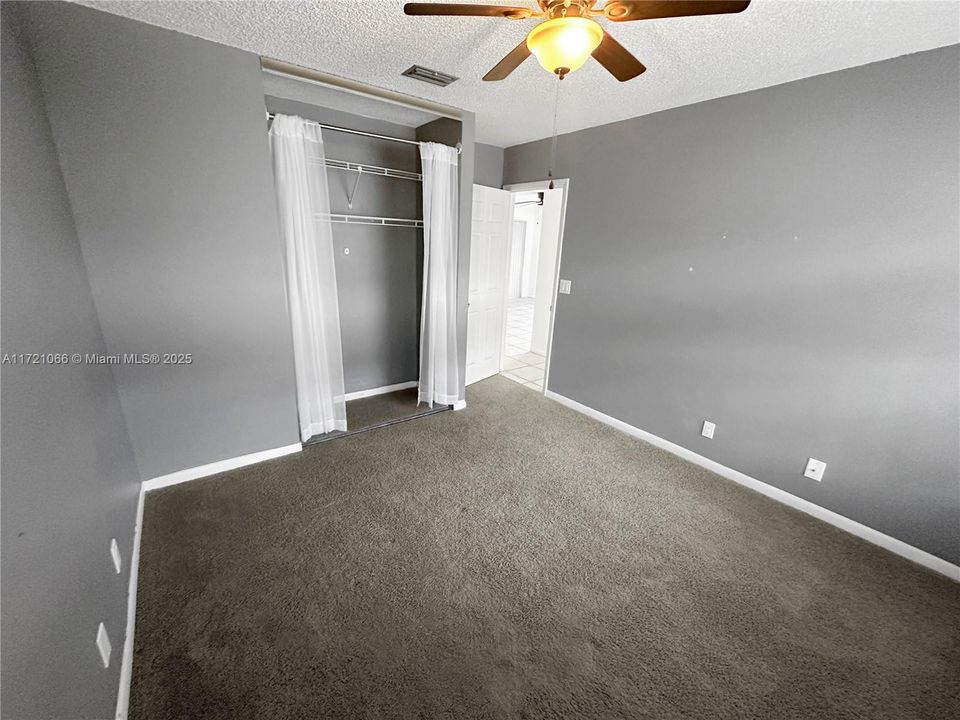 Recently Rented: $2,400 (3 beds, 2 baths, 1093 Square Feet)