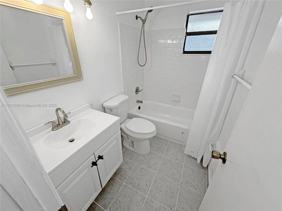 Recently Rented: $2,400 (3 beds, 2 baths, 1093 Square Feet)