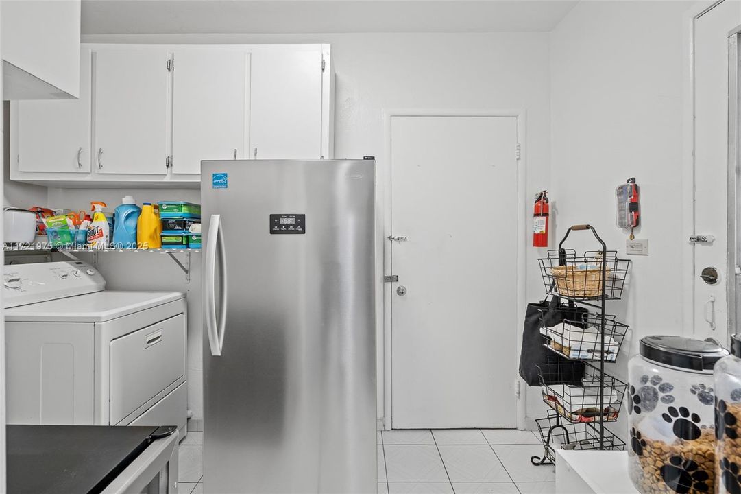 For Sale: $1,399,000 (2 beds, 2 baths, 1600 Square Feet)