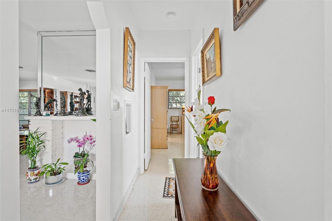 For Sale: $1,399,000 (2 beds, 2 baths, 1600 Square Feet)