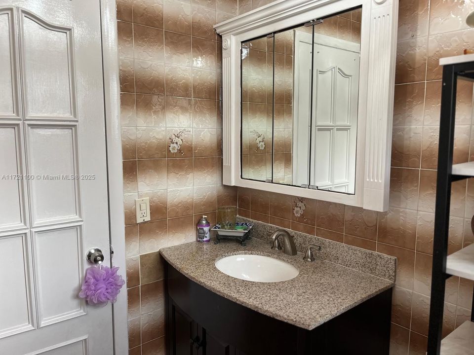 Active With Contract: $650,000 (4 beds, 2 baths, 2339 Square Feet)