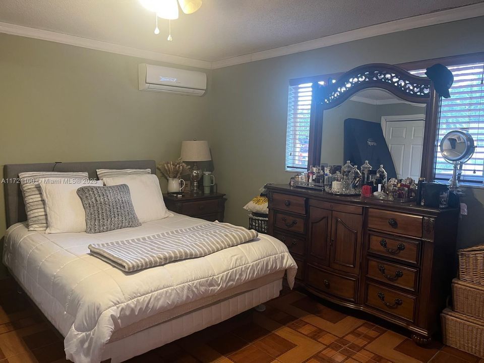 Active With Contract: $650,000 (4 beds, 2 baths, 2339 Square Feet)