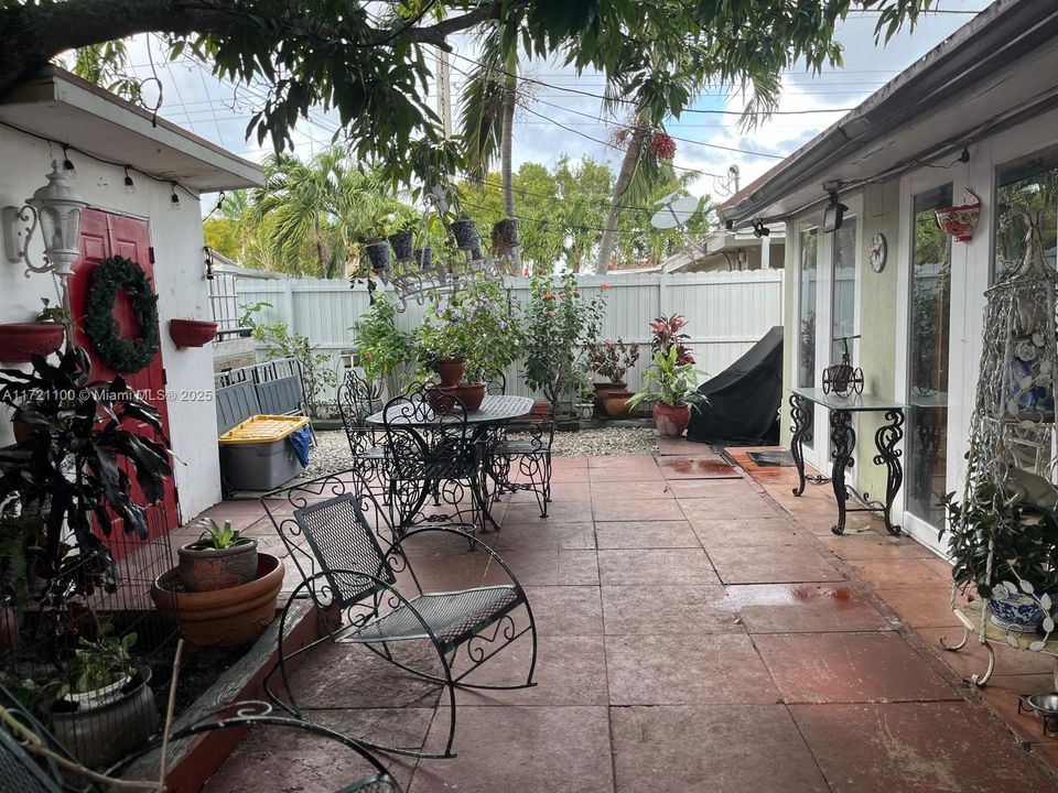 Active With Contract: $650,000 (4 beds, 2 baths, 2339 Square Feet)