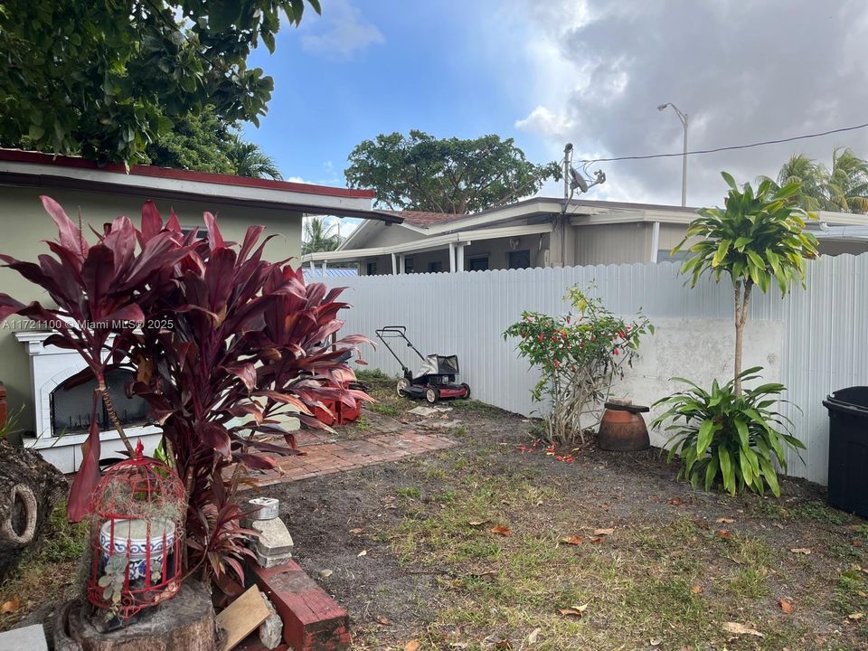 Active With Contract: $650,000 (4 beds, 2 baths, 2339 Square Feet)