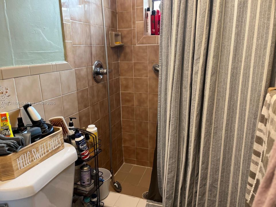 Active With Contract: $650,000 (4 beds, 2 baths, 2339 Square Feet)