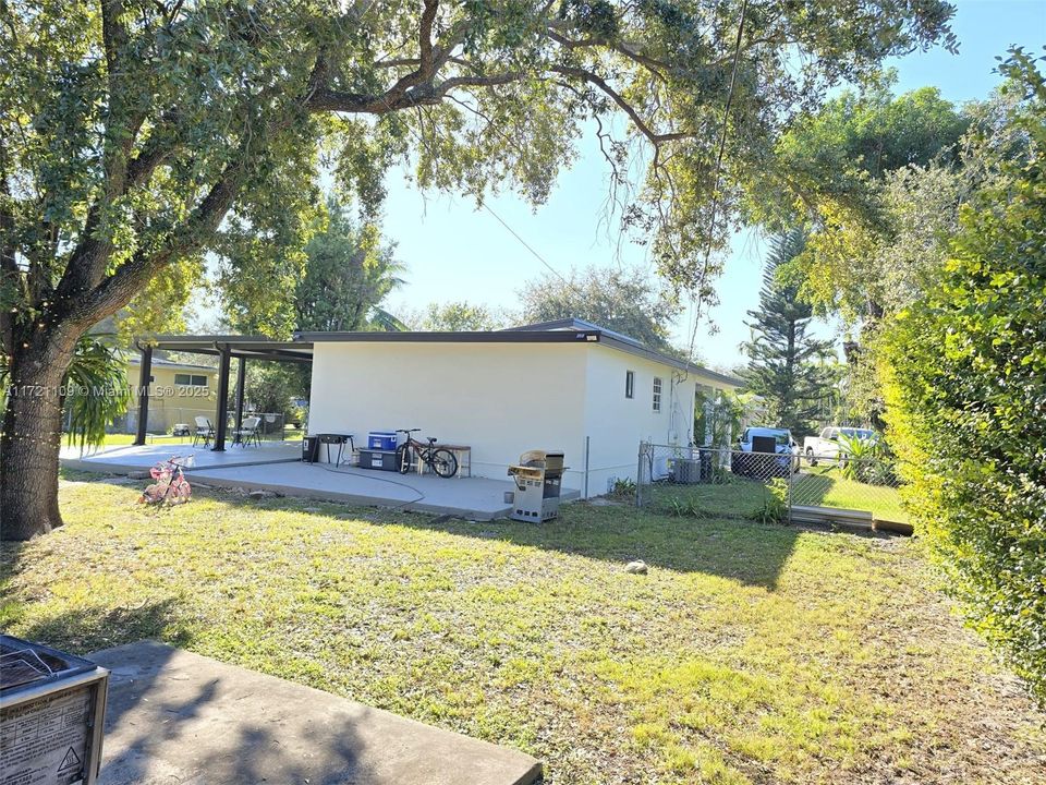 For Sale: $900,000 (3 beds, 2 baths, 1450 Square Feet)