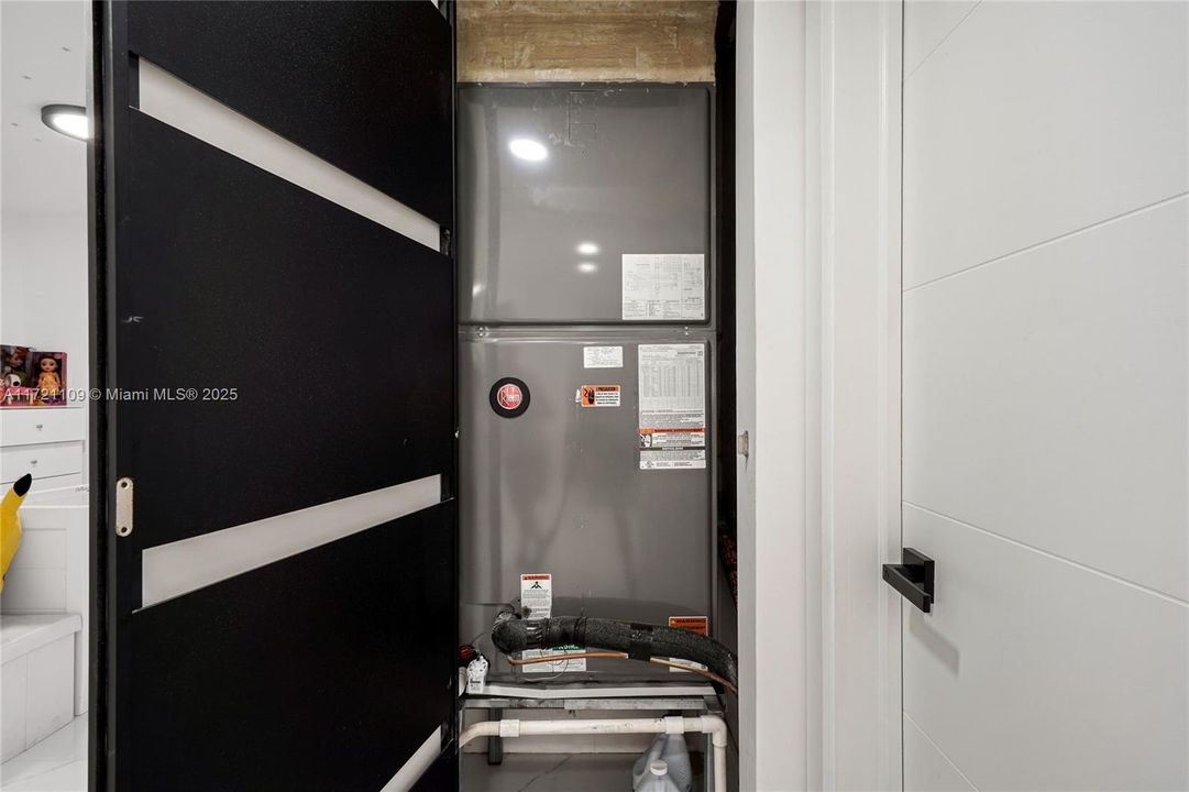 Activo con contrato: $865,000 (3 camas, 2 baños, 1450 Pies cuadrados)