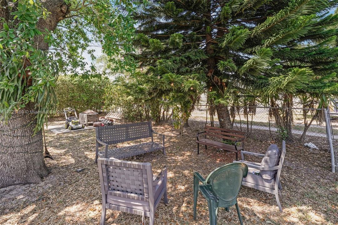 Activo con contrato: $865,000 (3 camas, 2 baños, 1450 Pies cuadrados)