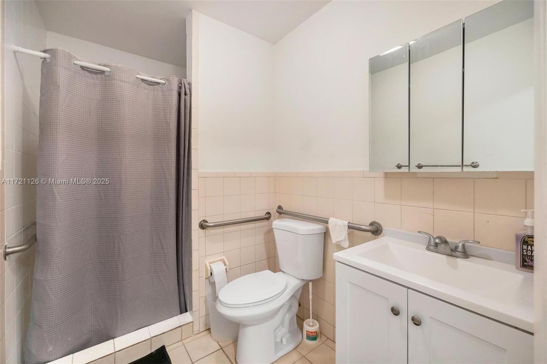 131 Unit 1 Bathroom