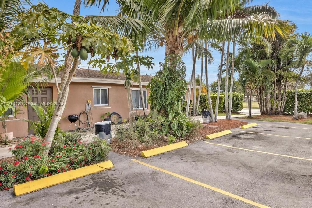 Recently Sold: $2,900,000 (0 beds, 0 baths, 0 Square Feet)