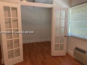 For Rent: $1,900 (1 beds, 1 baths, 5526 Square Feet)