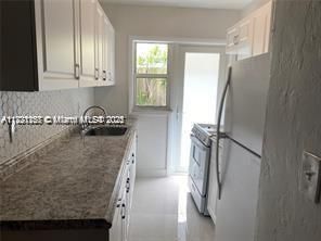 For Rent: $1,900 (1 beds, 1 baths, 5526 Square Feet)