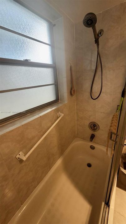 На продажу: $135,000 (2 спален, 1 ванн, 820 Квадратных фут)