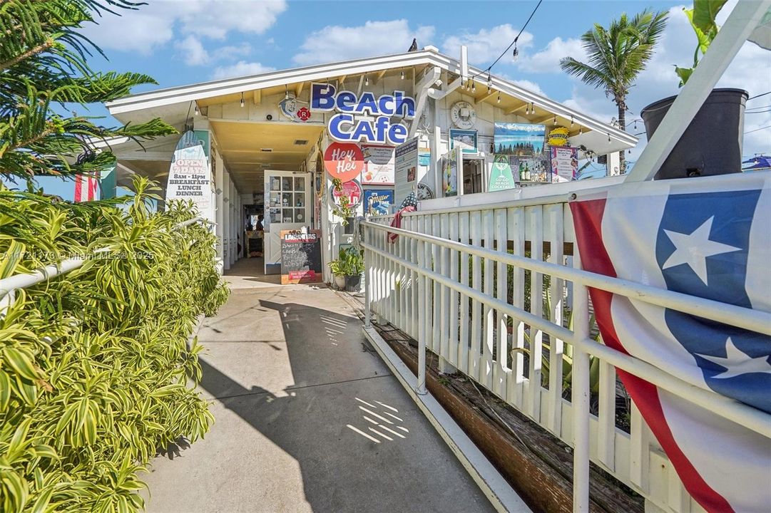 For Sale: $759,000 (3 beds, 2 baths, 1790 Square Feet)