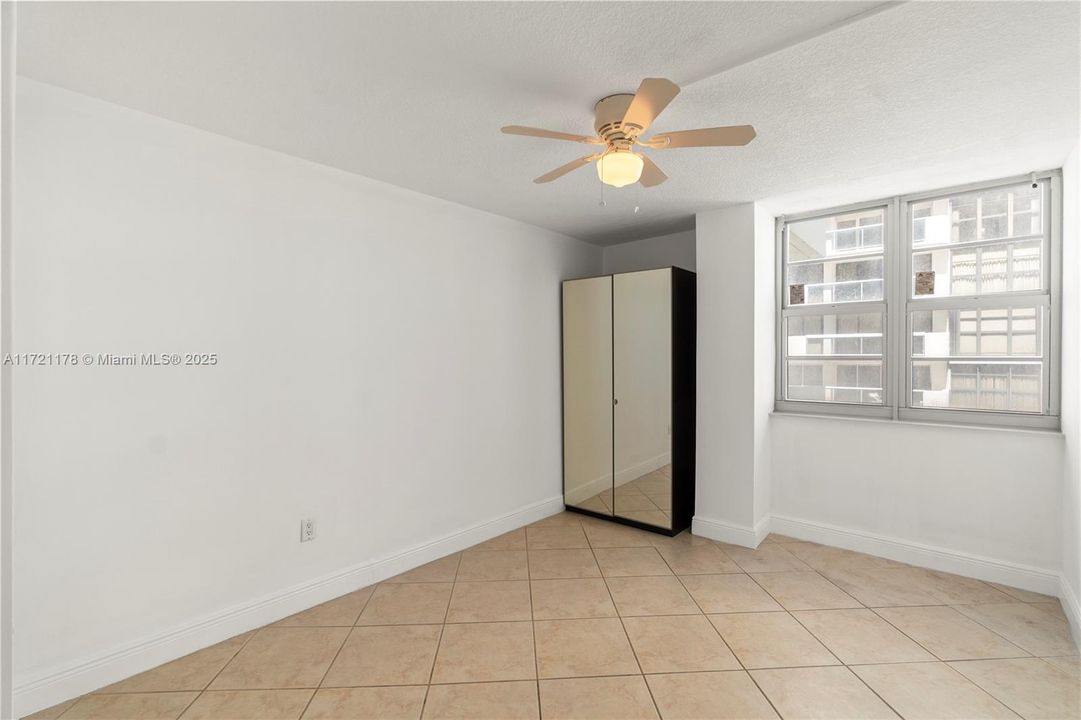 For Rent: $3,500 (2 beds, 2 baths, 1138 Square Feet)